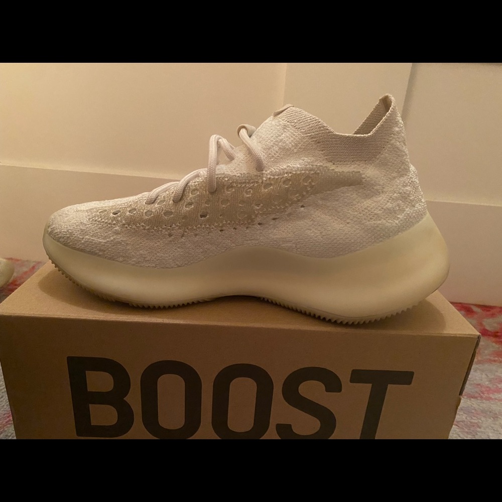 Authentic Yeezy 380 boost calcite glow mens 6.5 authentic!! - Picture 7 of 8